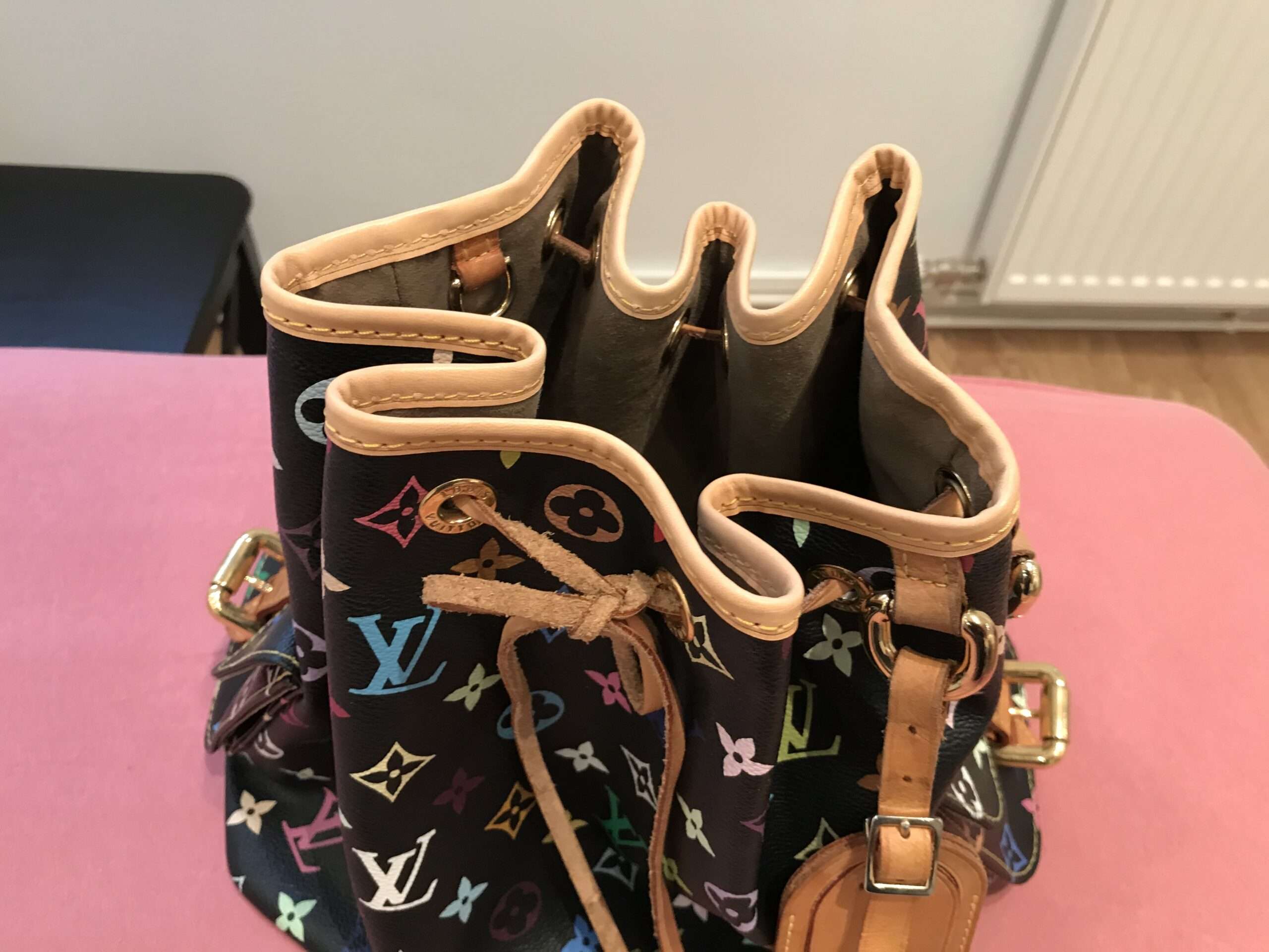 Noé Ledereinfassung neu