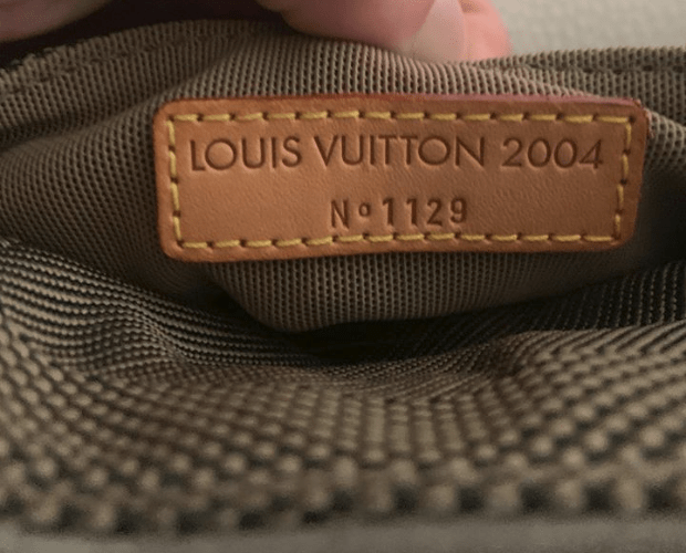 Louis Vuitton<br>Limited leatherplate